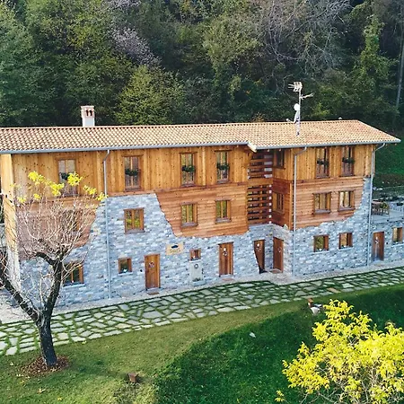 Treeb Chalet