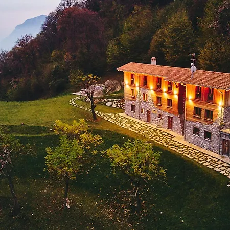 Chalet Bellagio Treeb